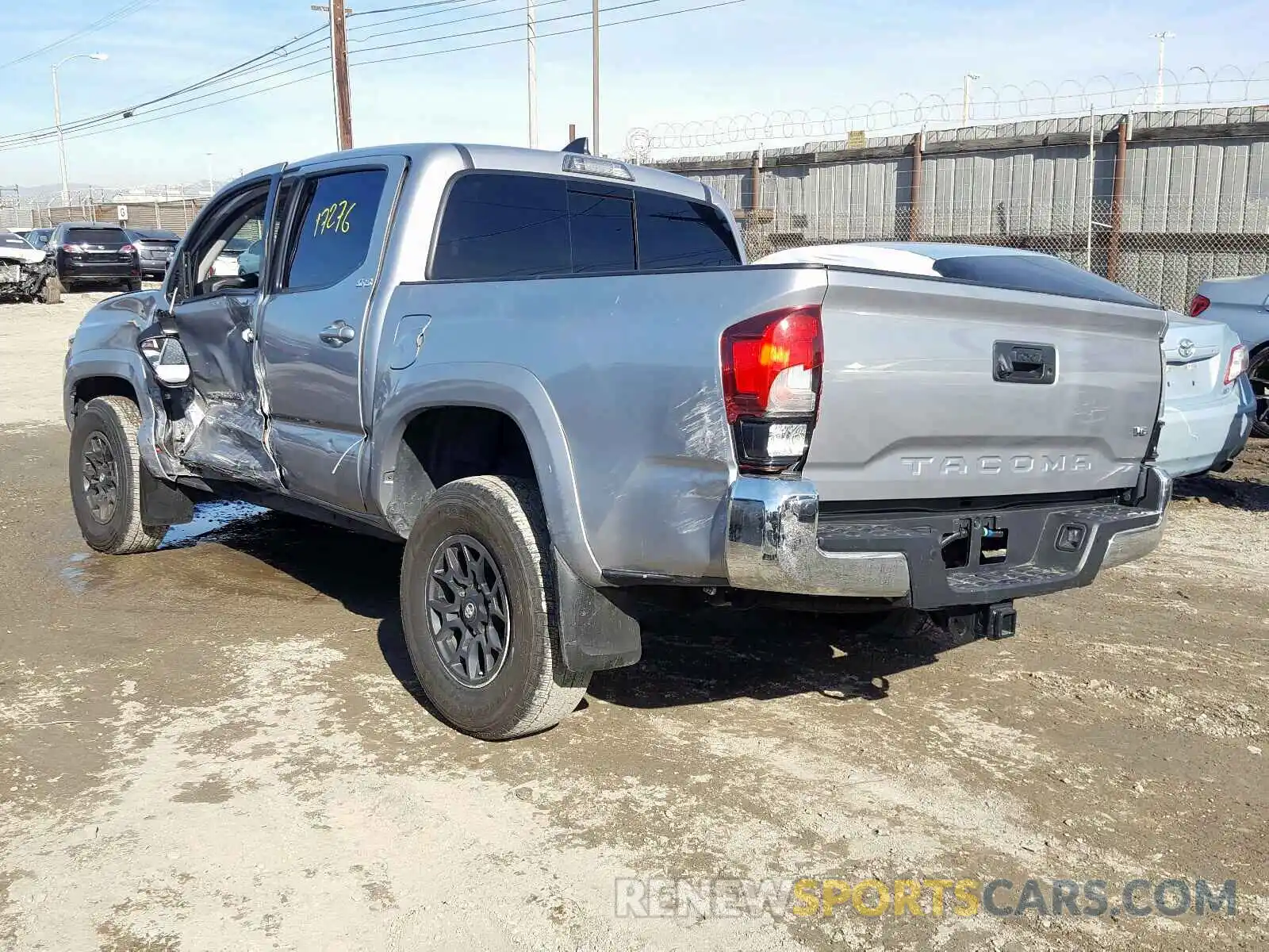 3 Photograph of a damaged car 3TMAZ5CN9KM082440 TOYOTA TACOMA 2019