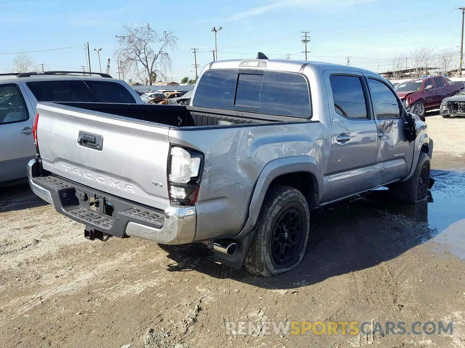 4 Photograph of a damaged car 3TMAZ5CN9KM082440 TOYOTA TACOMA 2019