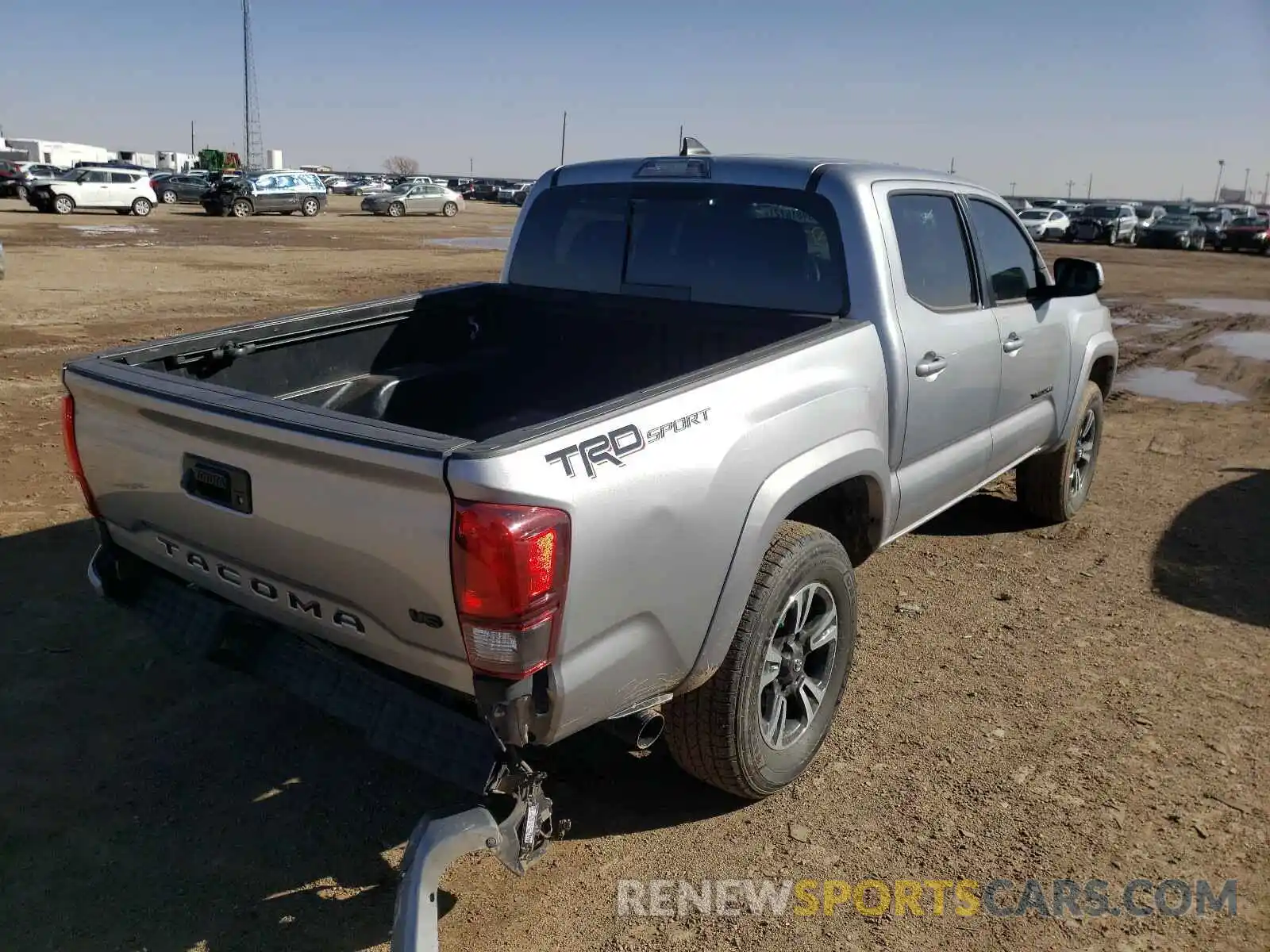 4 Photograph of a damaged car 3TMAZ5CN9KM083510 TOYOTA TACOMA 2019