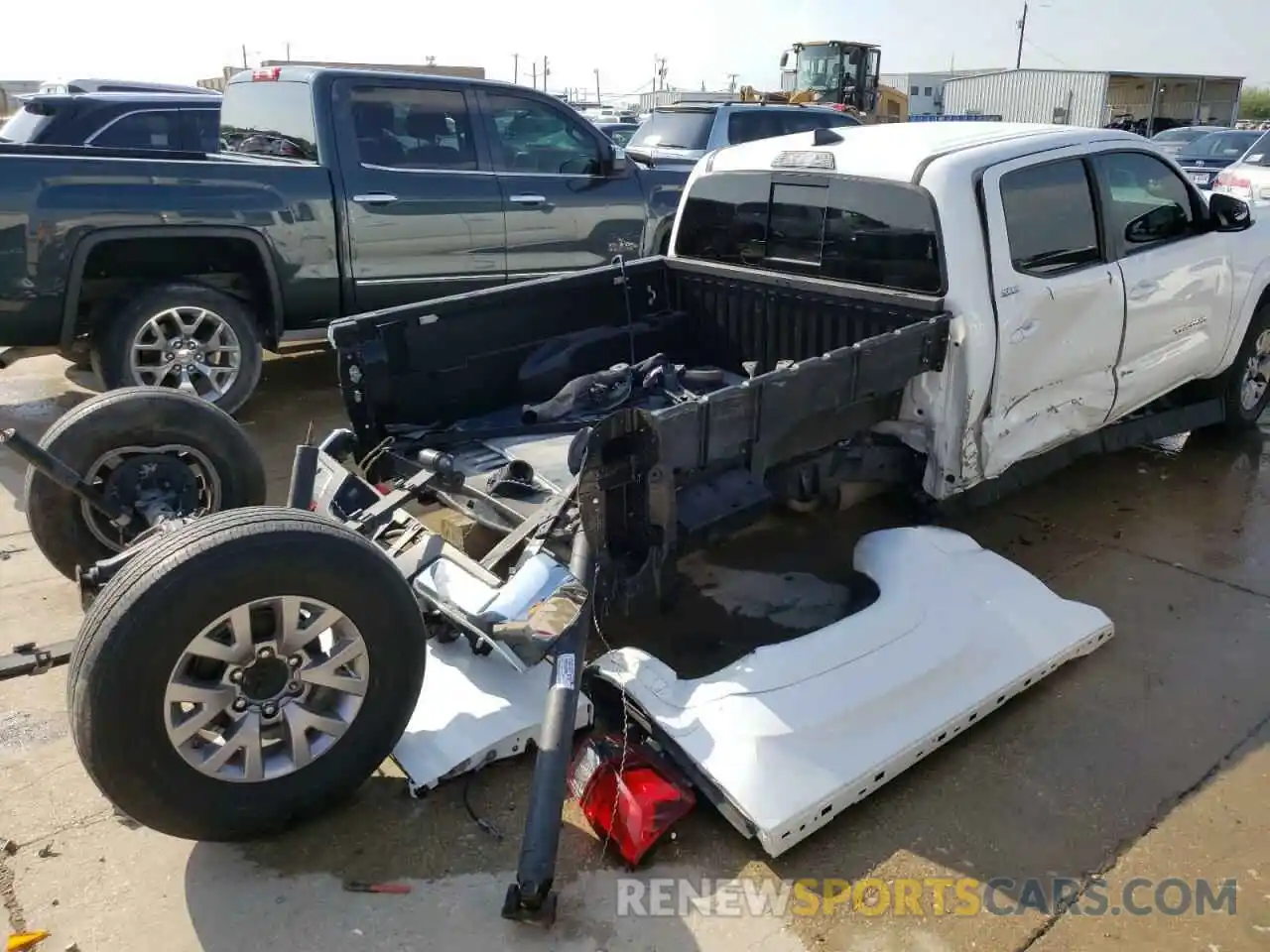 9 Photograph of a damaged car 3TMAZ5CN9KM083703 TOYOTA TACOMA 2019