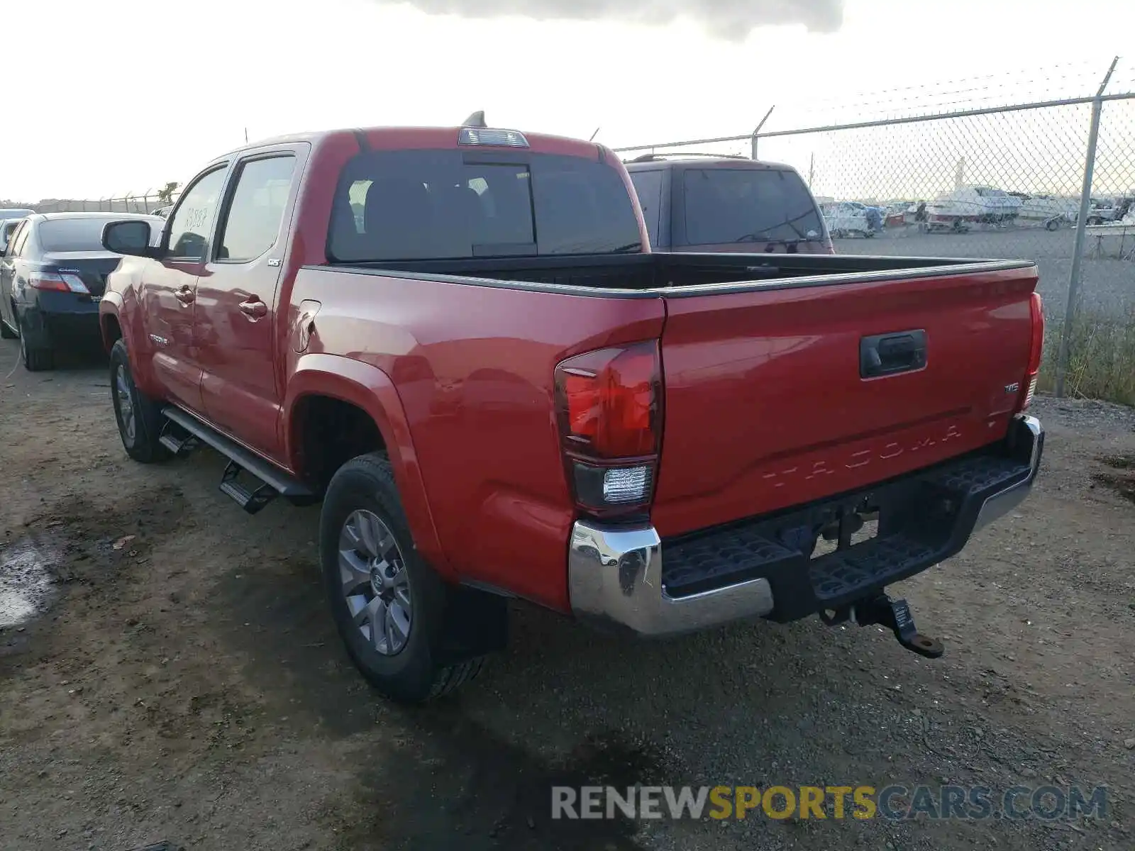 3 Photograph of a damaged car 3TMAZ5CN9KM083944 TOYOTA TACOMA 2019