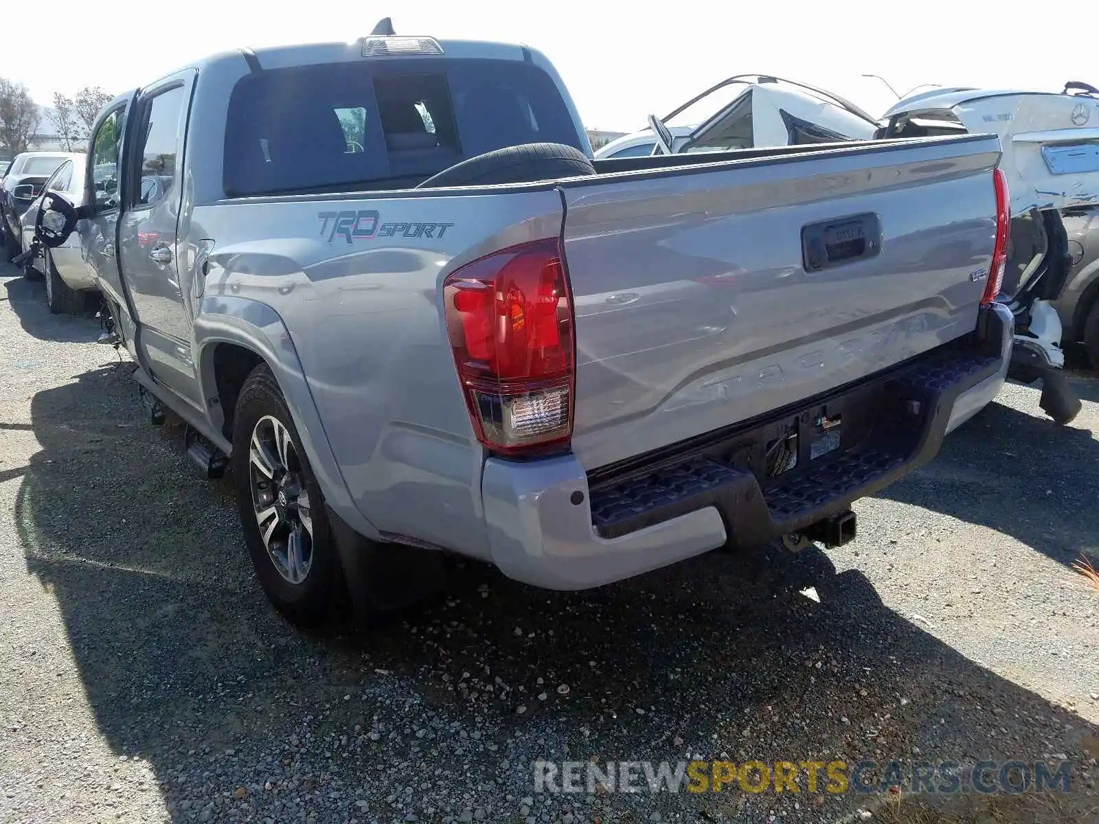 3 Photograph of a damaged car 3TMAZ5CN9KM089761 TOYOTA TACOMA 2019