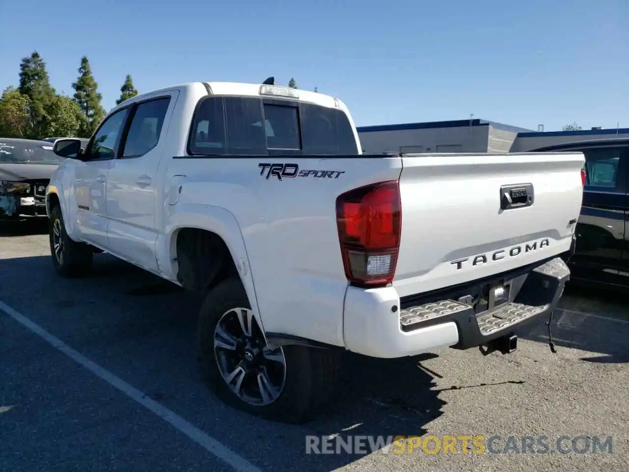 3 Photograph of a damaged car 3TMAZ5CN9KM090585 TOYOTA TACOMA 2019