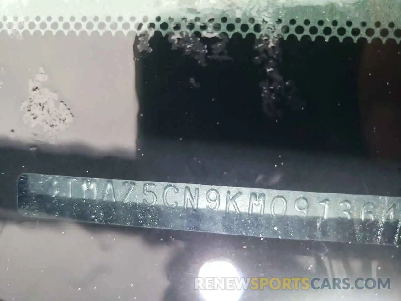 10 Photograph of a damaged car 3TMAZ5CN9KM091364 TOYOTA TACOMA 2019