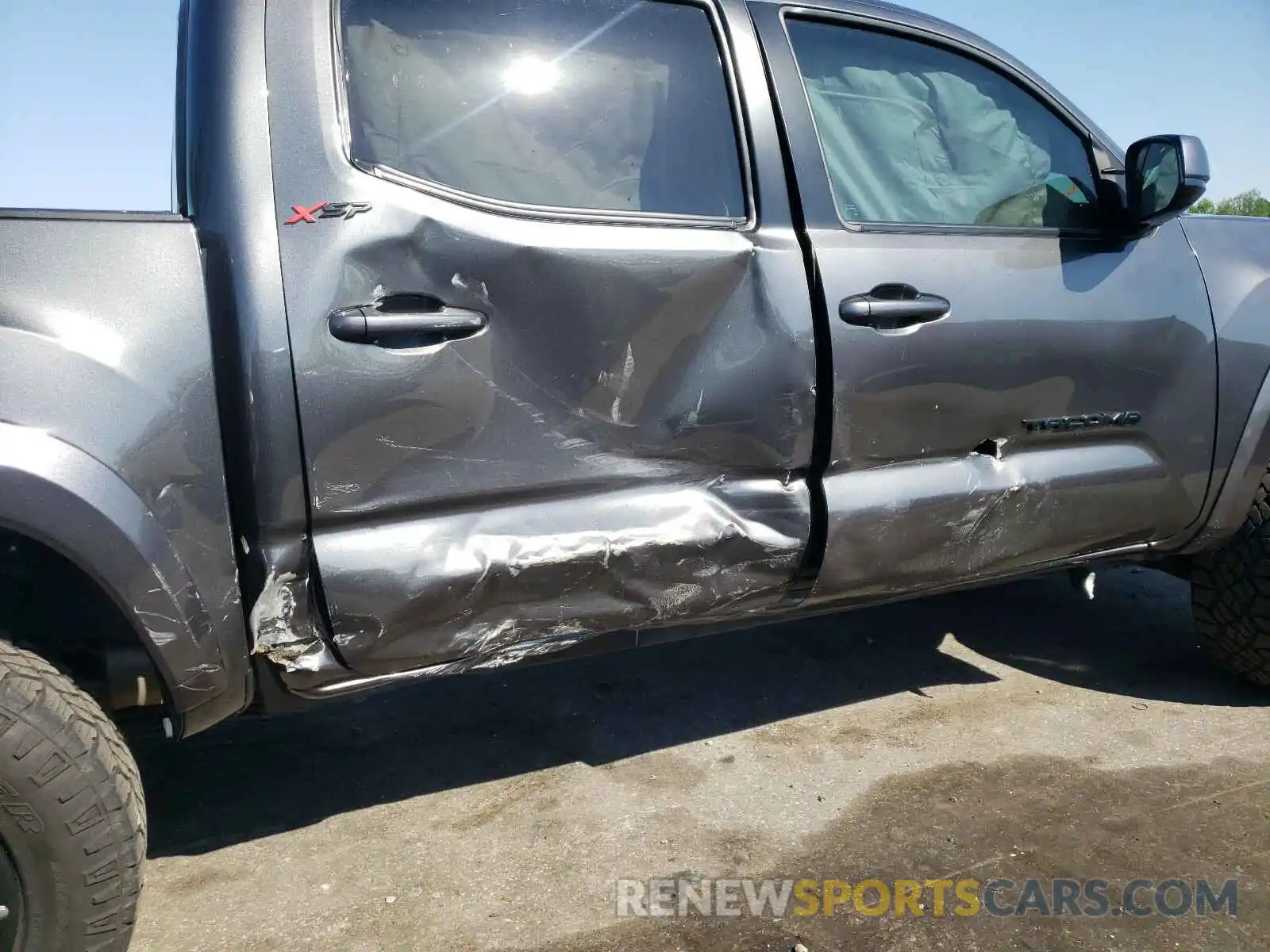 9 Photograph of a damaged car 3TMAZ5CN9KM092238 TOYOTA TACOMA 2019