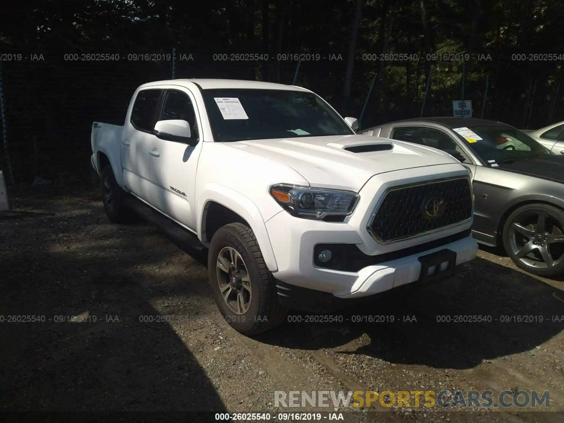 1 Photograph of a damaged car 3TMAZ5CN9KM093583 TOYOTA TACOMA 2019