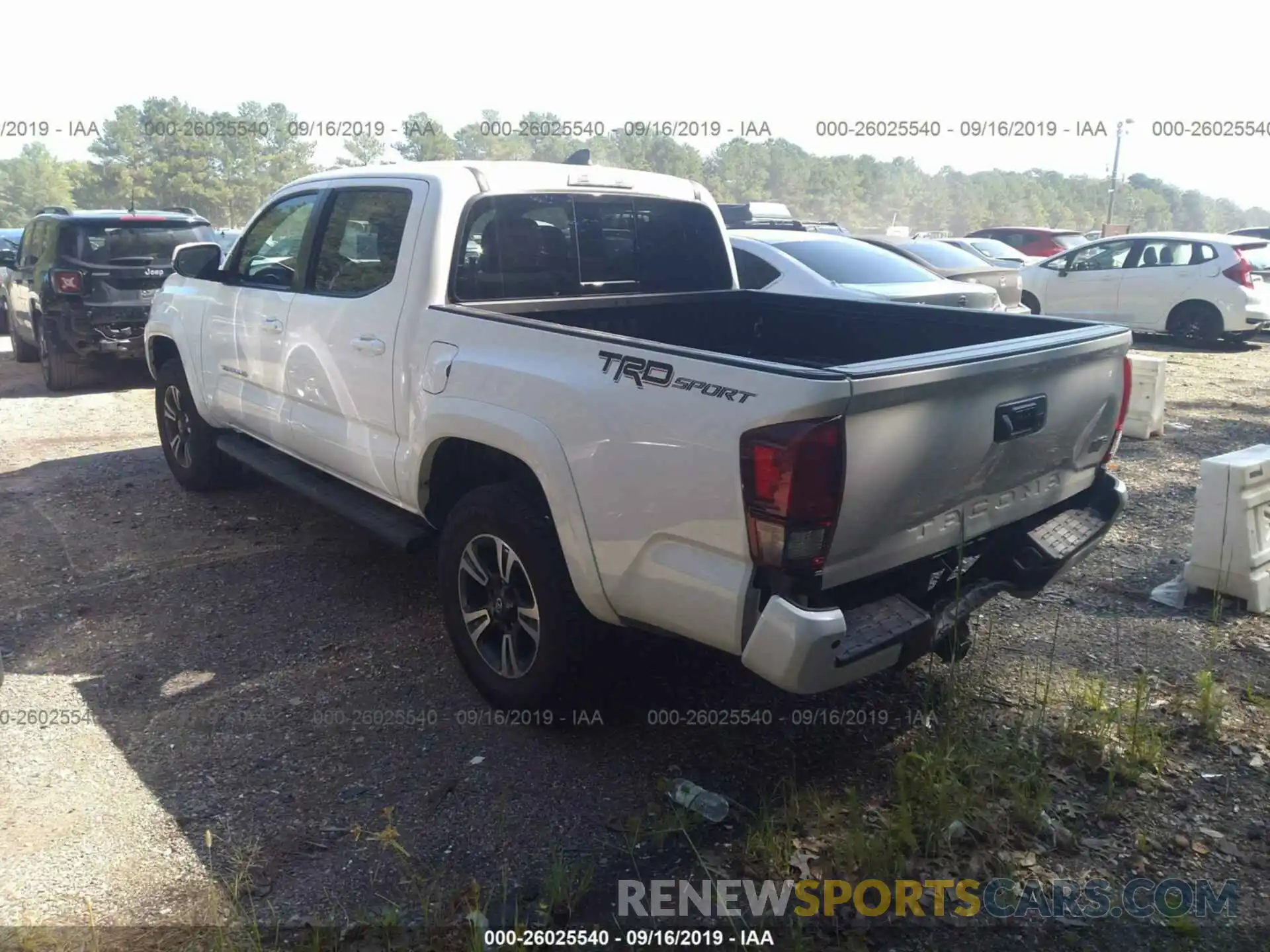 3 Photograph of a damaged car 3TMAZ5CN9KM093583 TOYOTA TACOMA 2019