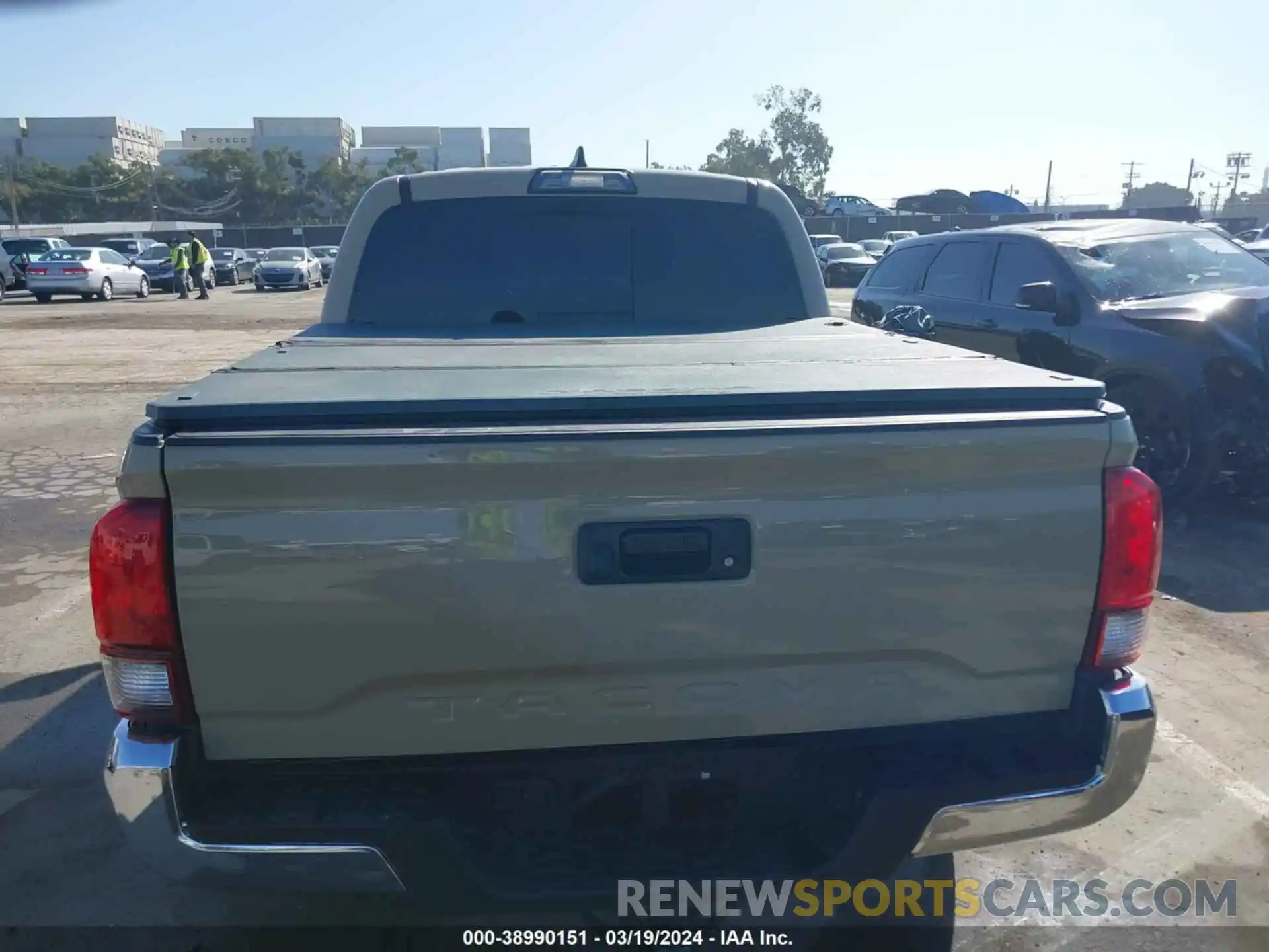 16 Photograph of a damaged car 3TMAZ5CN9KM094197 TOYOTA TACOMA 2019