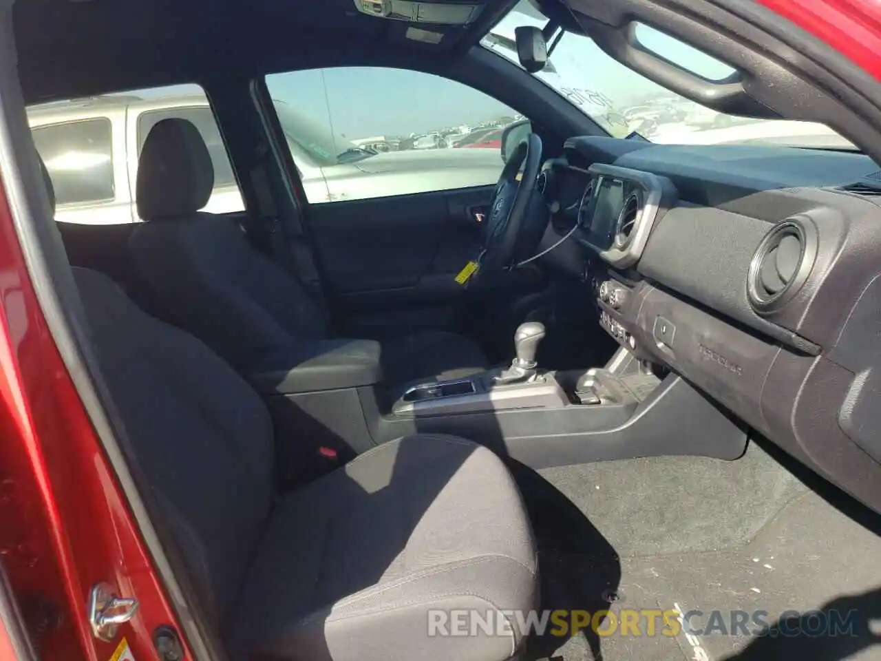 5 Photograph of a damaged car 3TMAZ5CN9KM094975 TOYOTA TACOMA 2019