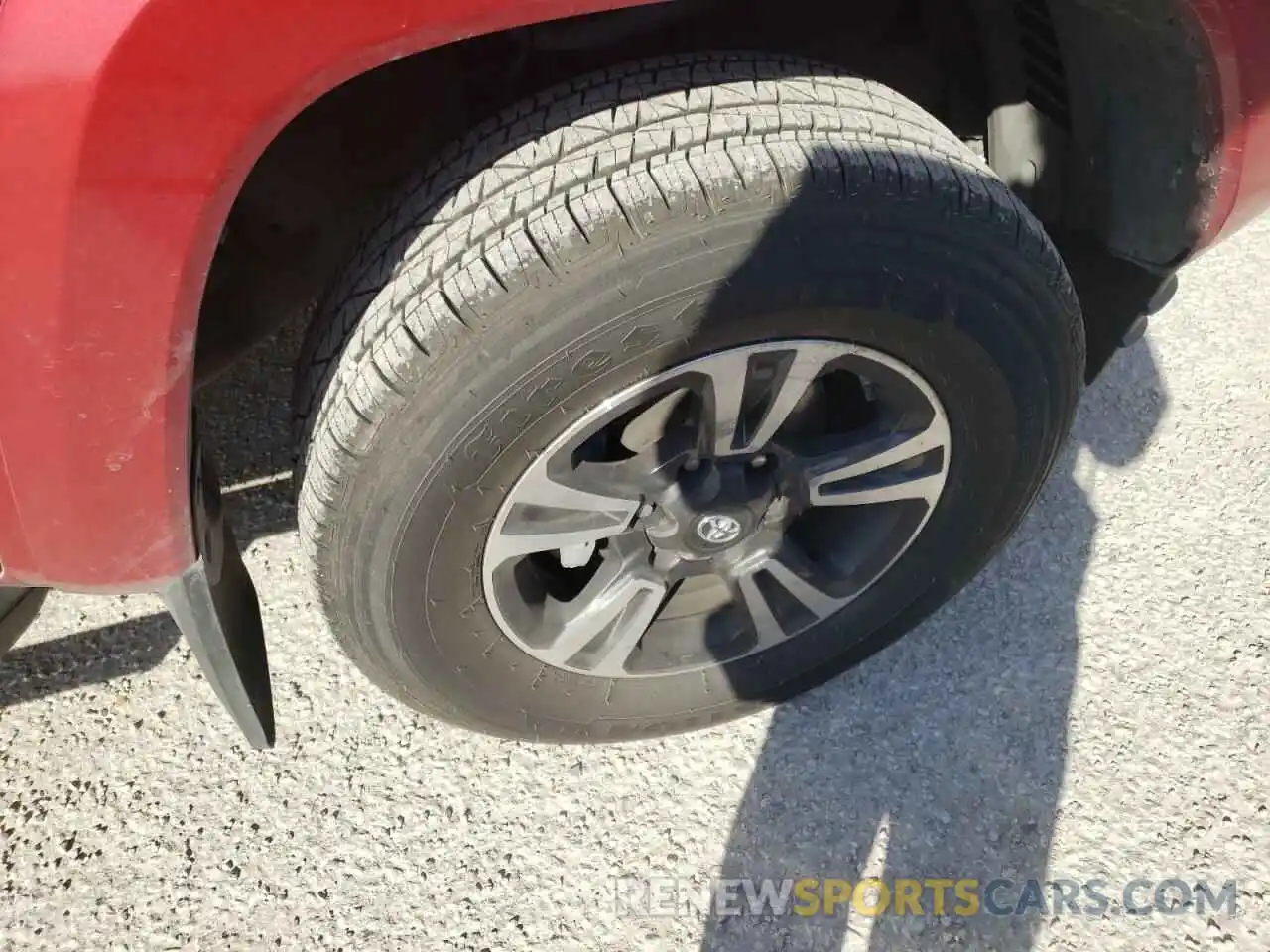 9 Photograph of a damaged car 3TMAZ5CN9KM094975 TOYOTA TACOMA 2019