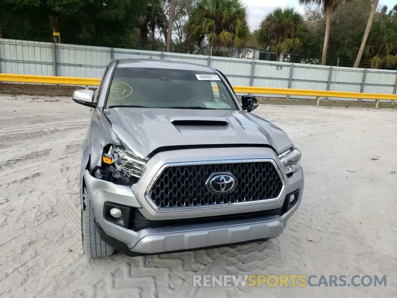 9 Photograph of a damaged car 3TMAZ5CN9KM096712 TOYOTA TACOMA 2019