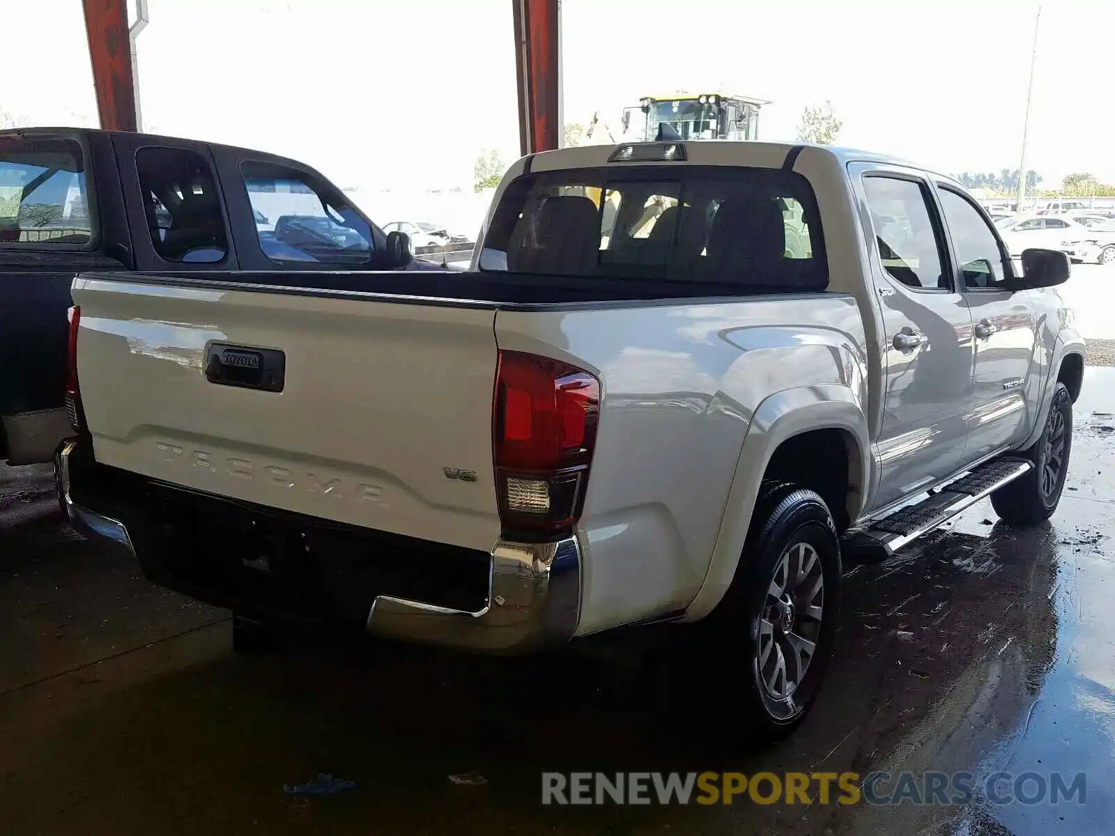 4 Photograph of a damaged car 3TMAZ5CN9KM097410 TOYOTA TACOMA 2019