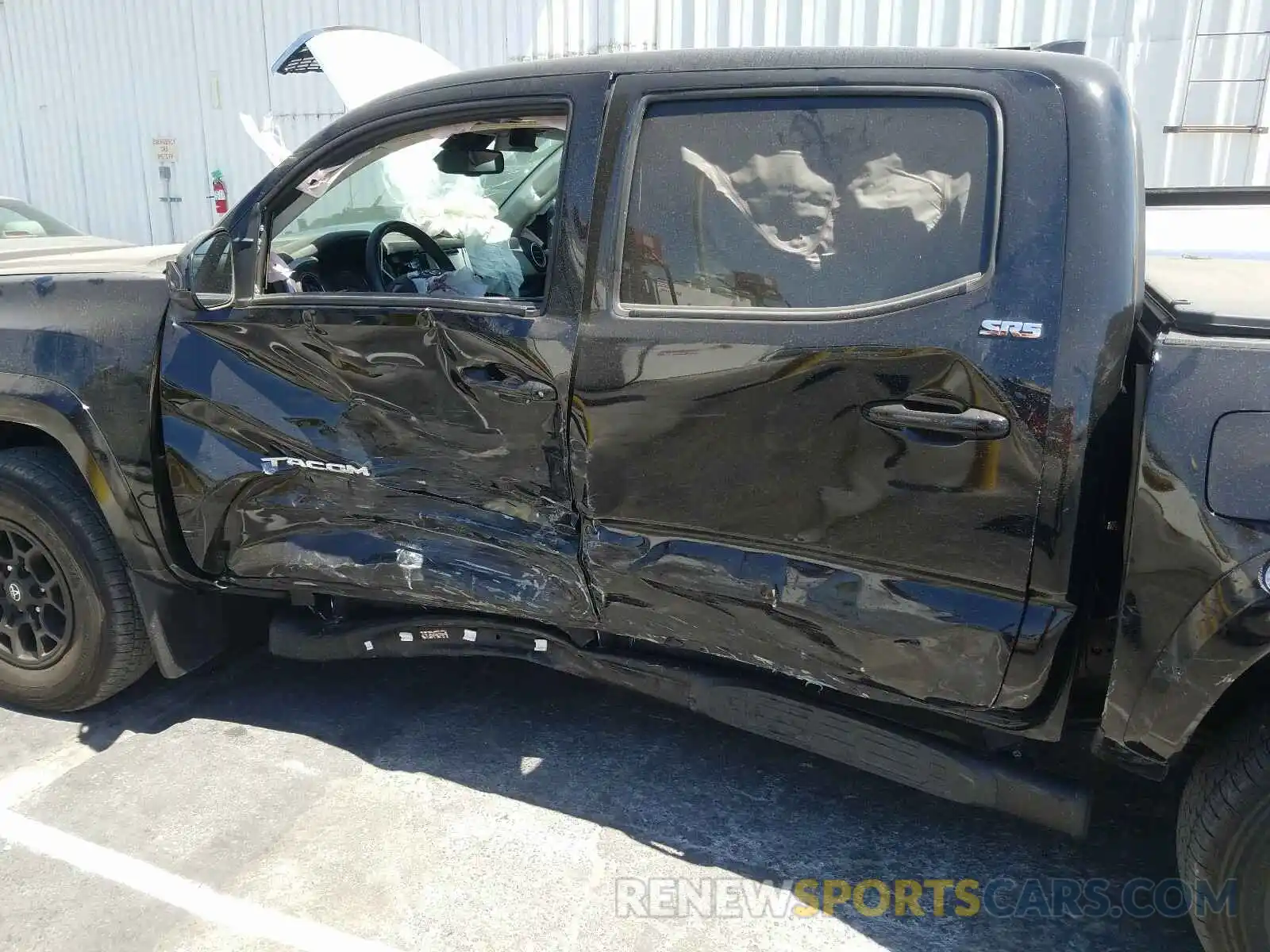 9 Photograph of a damaged car 3TMAZ5CN9KM099657 TOYOTA TACOMA 2019