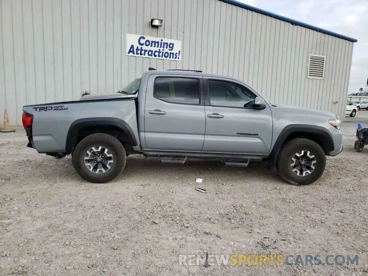 9 Photograph of a damaged car 3TMAZ5CN9KM101357 TOYOTA TACOMA 2019