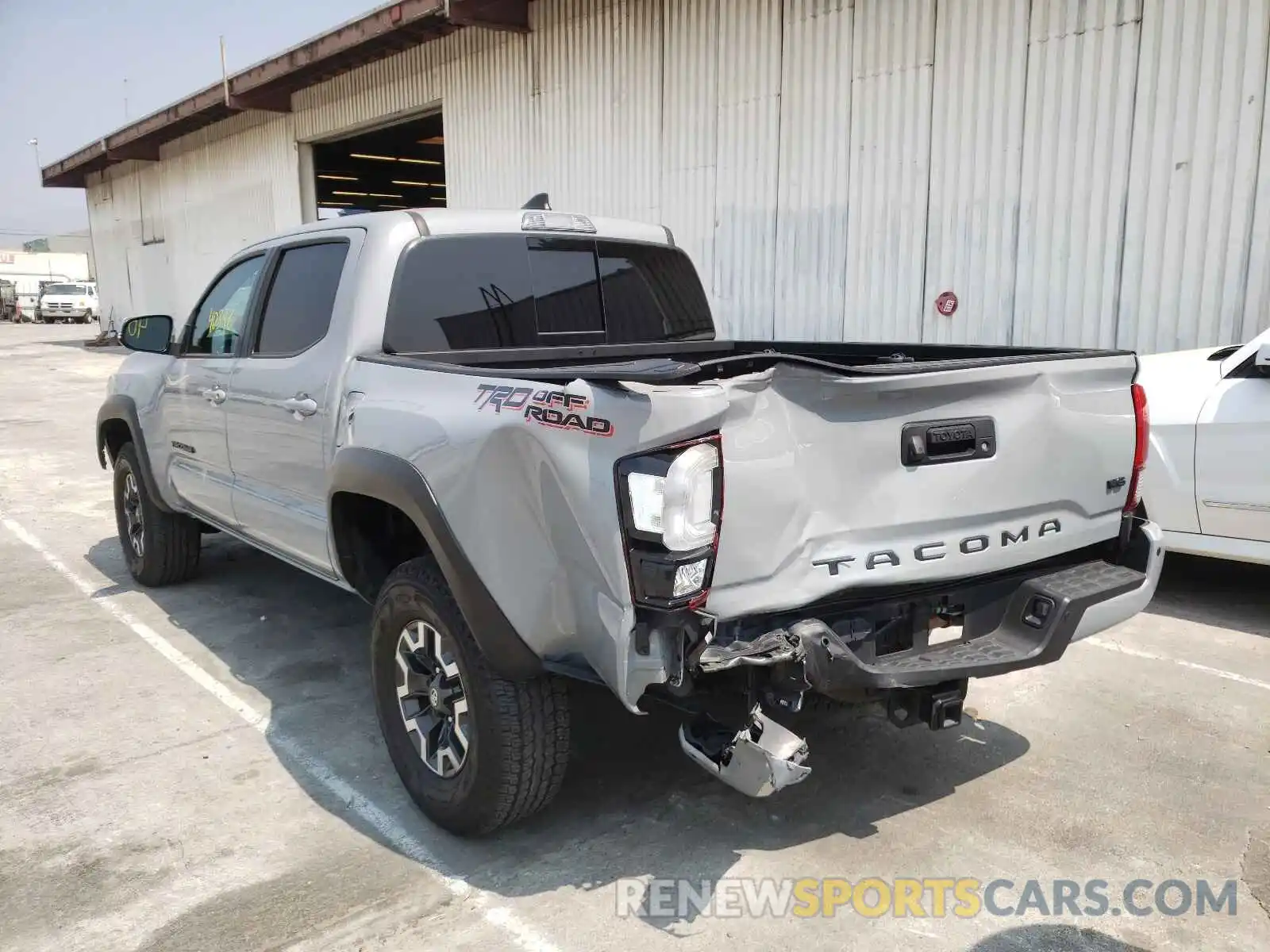 3 Photograph of a damaged car 3TMAZ5CN9KM101858 TOYOTA TACOMA 2019