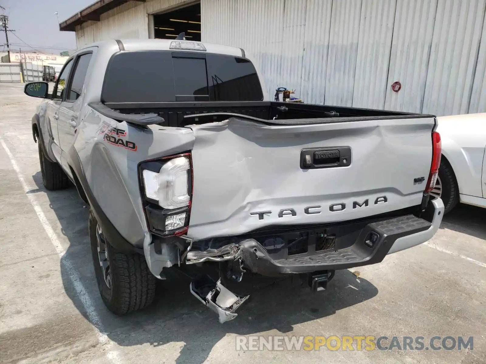 9 Photograph of a damaged car 3TMAZ5CN9KM101858 TOYOTA TACOMA 2019