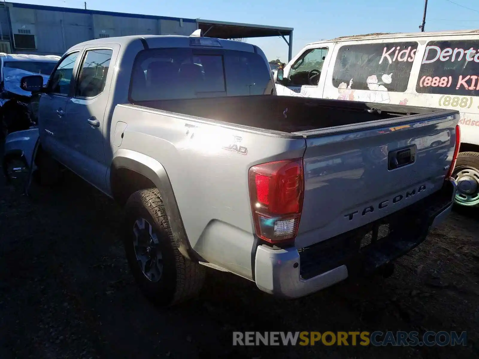 3 Photograph of a damaged car 3TMAZ5CN9KM101973 TOYOTA TACOMA 2019