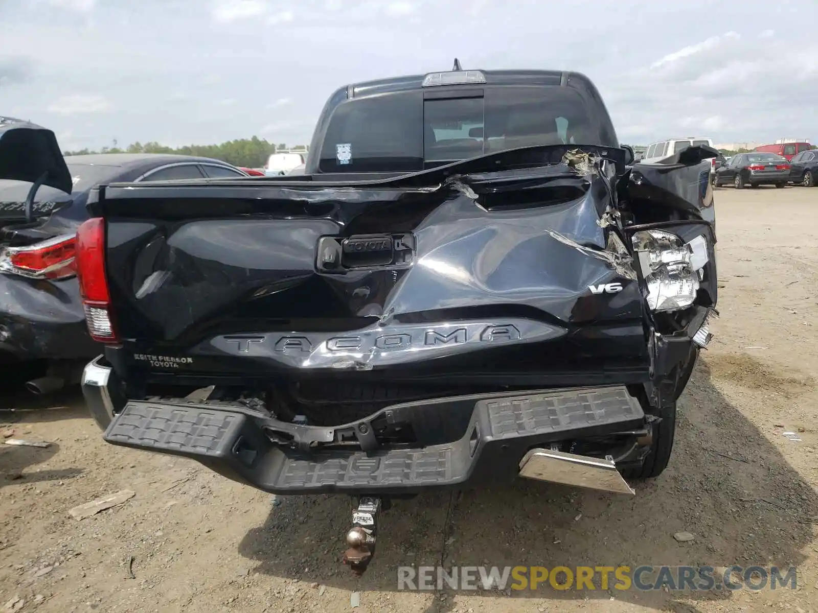 9 Photograph of a damaged car 3TMAZ5CN9KM109474 TOYOTA TACOMA 2019