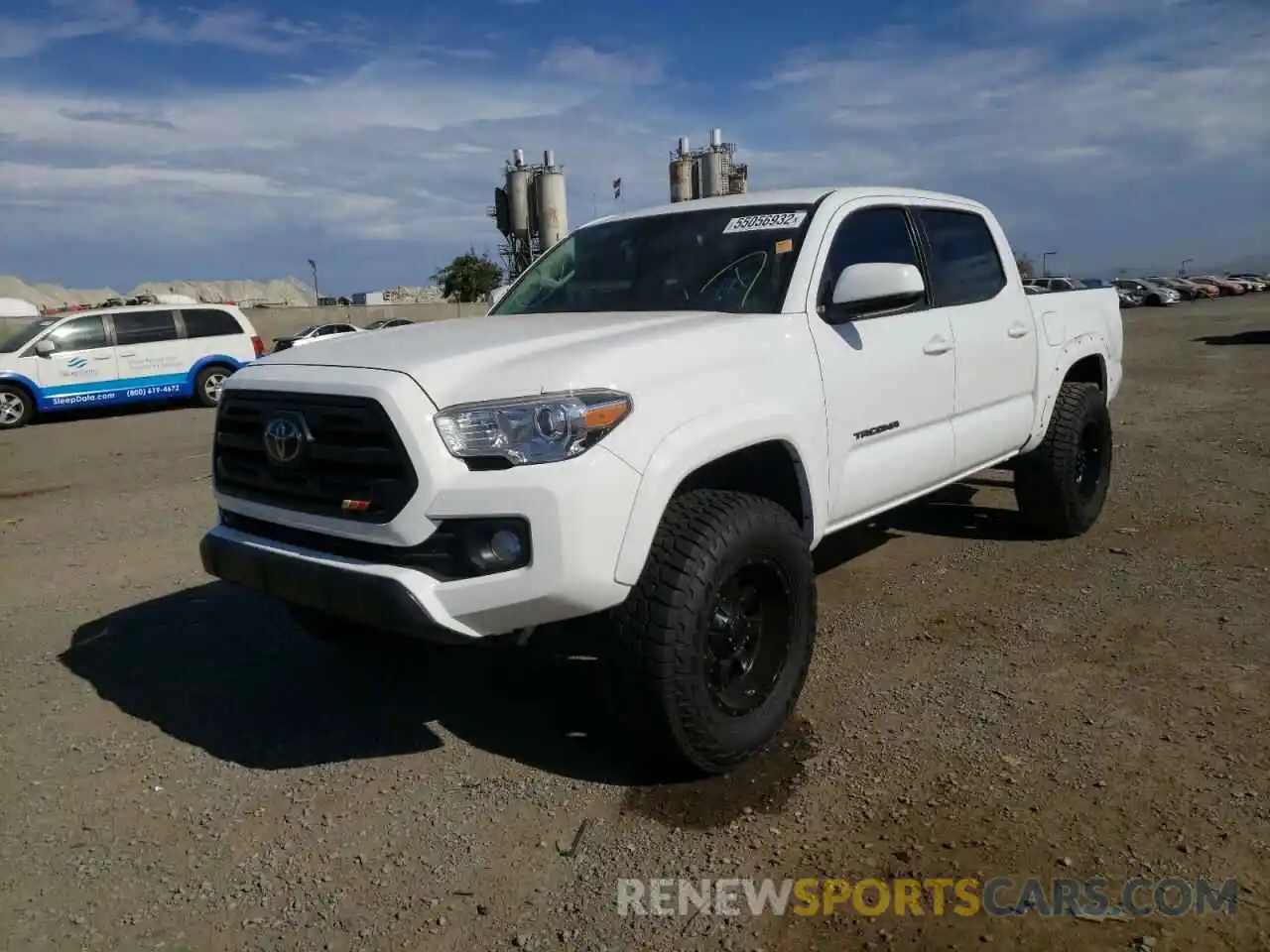 2 Photograph of a damaged car 3TMAZ5CN9KM109927 TOYOTA TACOMA 2019