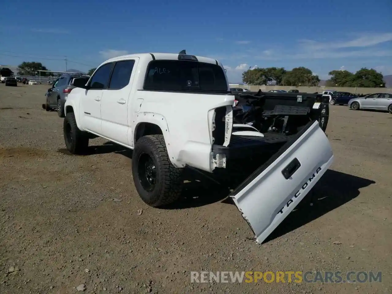 3 Photograph of a damaged car 3TMAZ5CN9KM109927 TOYOTA TACOMA 2019