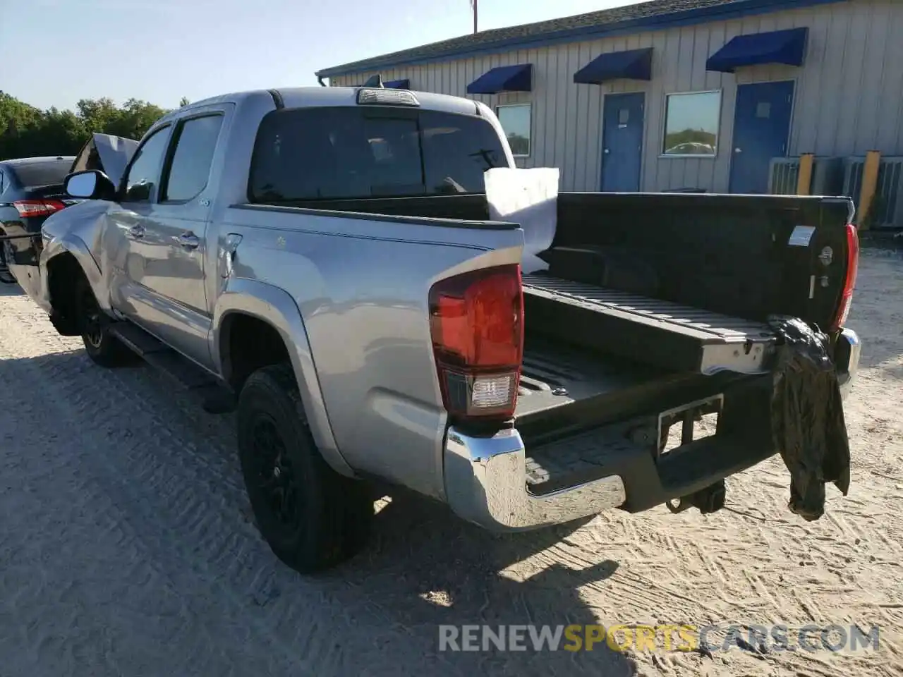 3 Photograph of a damaged car 3TMAZ5CN9KM109930 TOYOTA TACOMA 2019