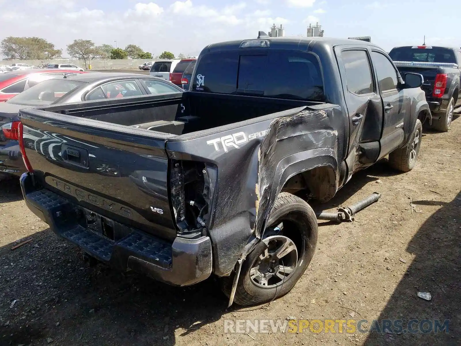 4 Photograph of a damaged car 3TMAZ5CN9KM111810 TOYOTA TACOMA 2019