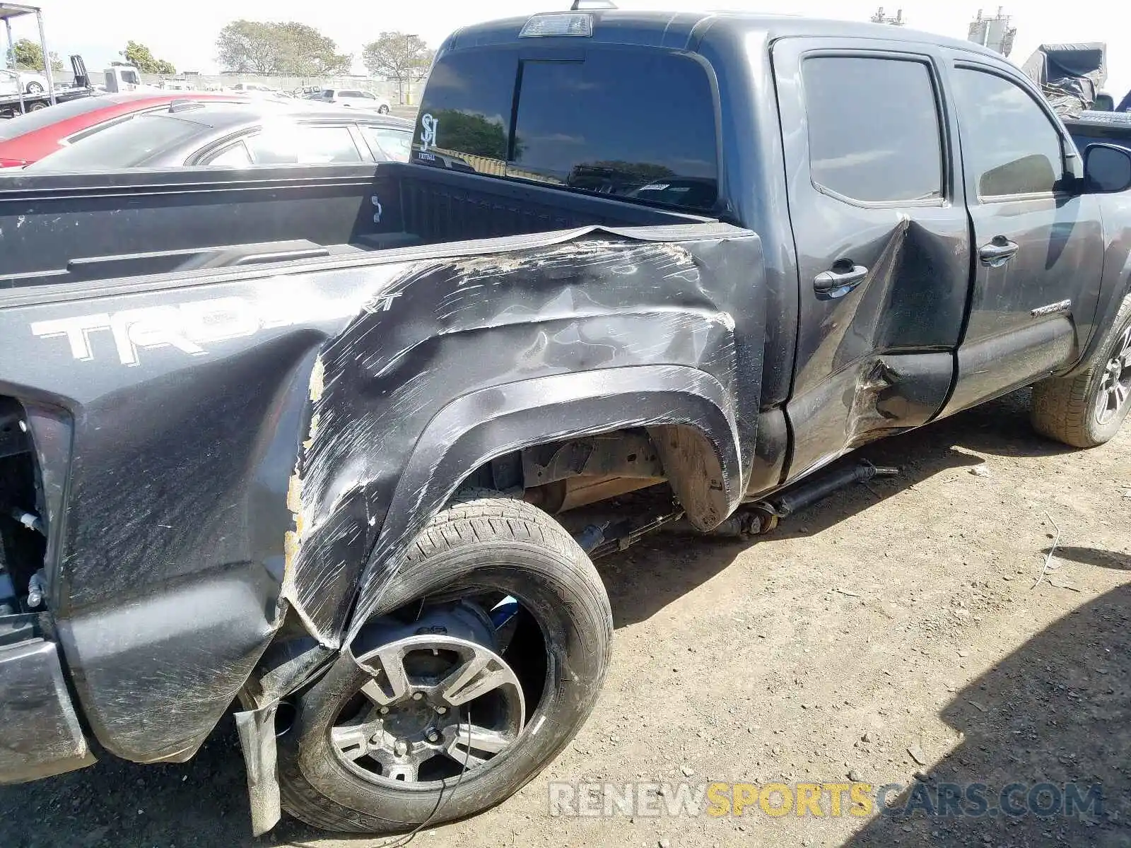 9 Photograph of a damaged car 3TMAZ5CN9KM111810 TOYOTA TACOMA 2019