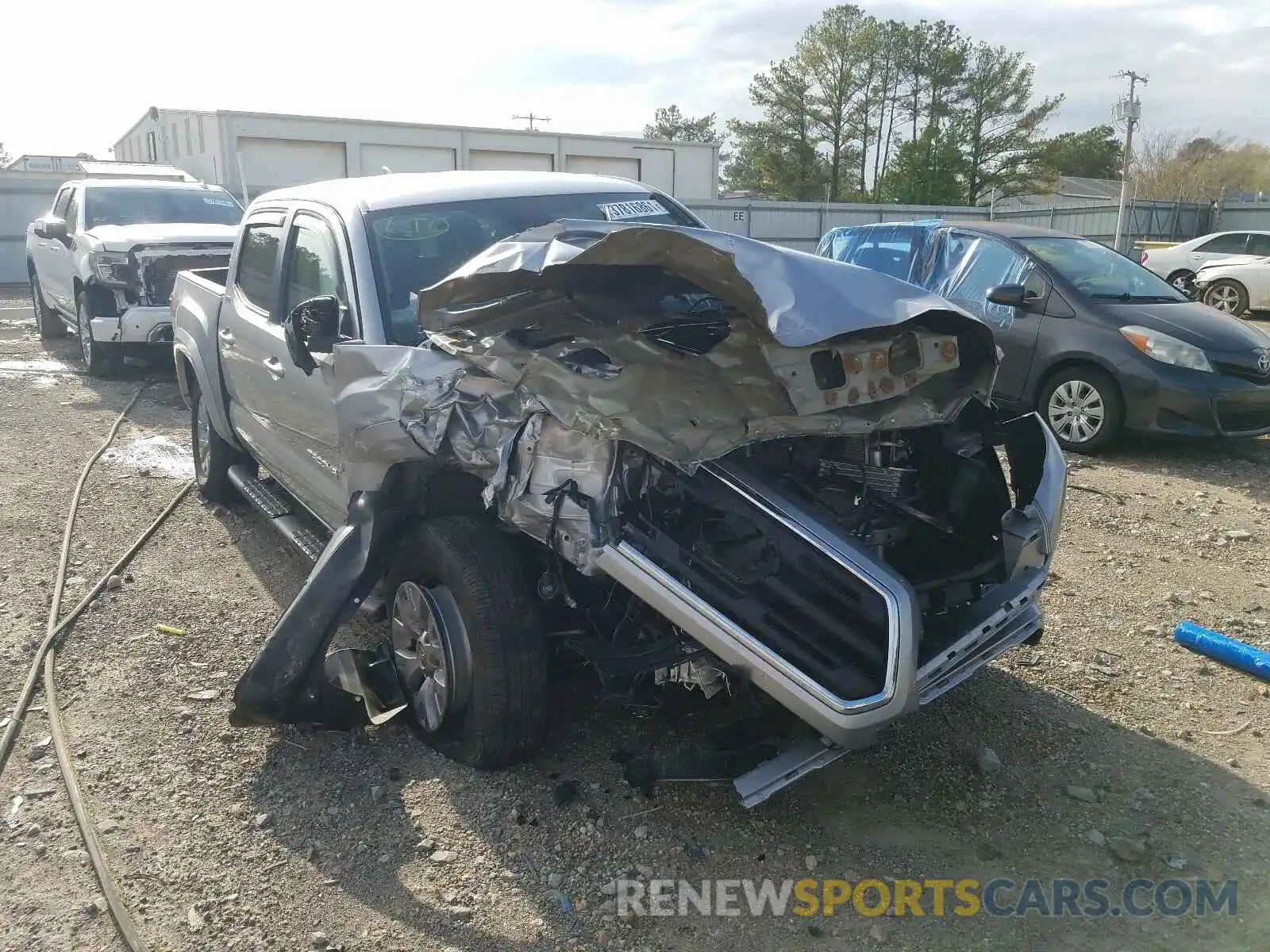 1 Photograph of a damaged car 3TMAZ5CN9KM112004 TOYOTA TACOMA 2019