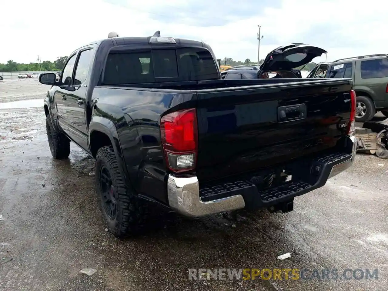 3 Photograph of a damaged car 3TMAZ5CN9KM114058 TOYOTA TACOMA 2019