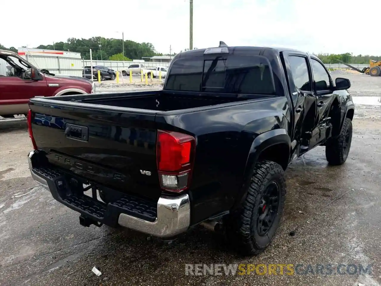 4 Photograph of a damaged car 3TMAZ5CN9KM114058 TOYOTA TACOMA 2019