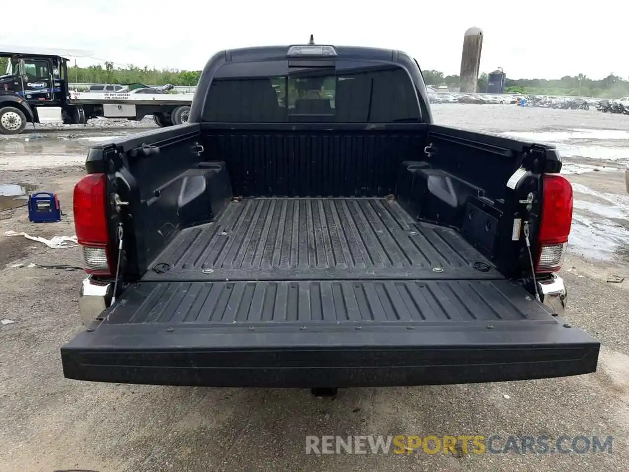 9 Photograph of a damaged car 3TMAZ5CN9KM114058 TOYOTA TACOMA 2019