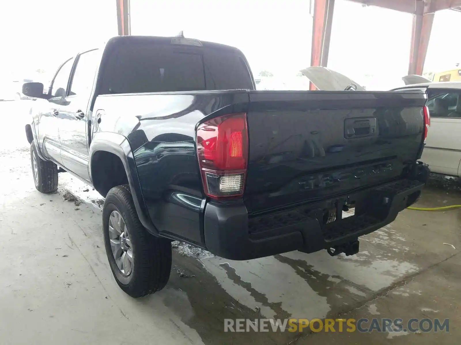 3 Photograph of a damaged car 3TMAZ5CNXKM079322 TOYOTA TACOMA 2019