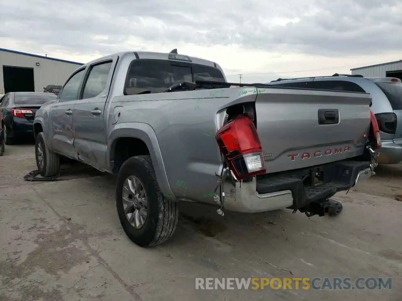 3 Photograph of a damaged car 3TMAZ5CNXKM080082 TOYOTA TACOMA 2019