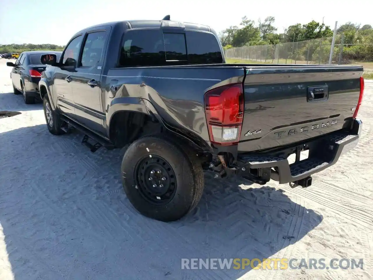 3 Photograph of a damaged car 3TMAZ5CNXKM081412 TOYOTA TACOMA 2019