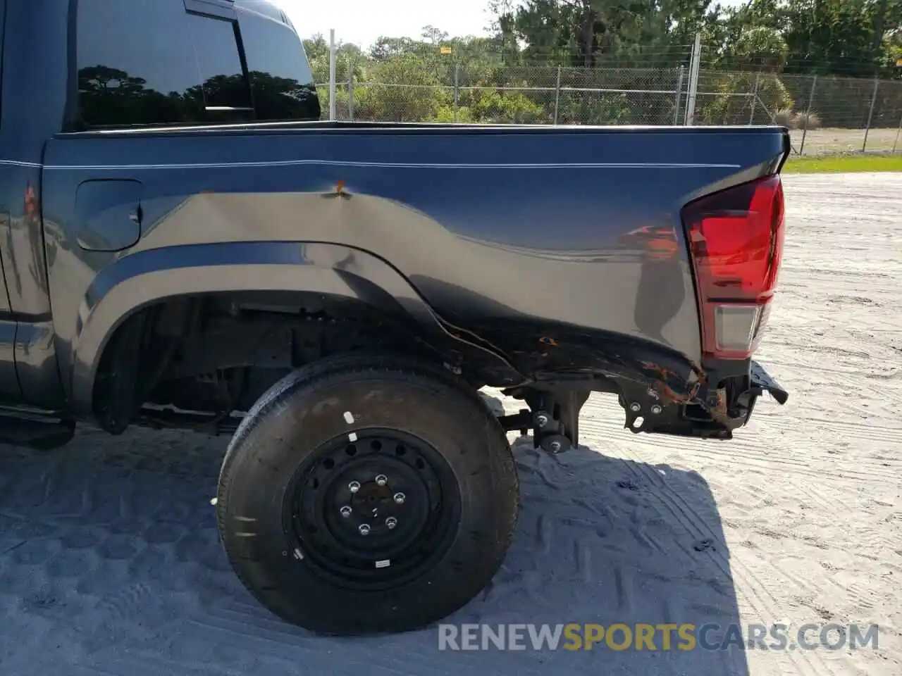 9 Photograph of a damaged car 3TMAZ5CNXKM081412 TOYOTA TACOMA 2019