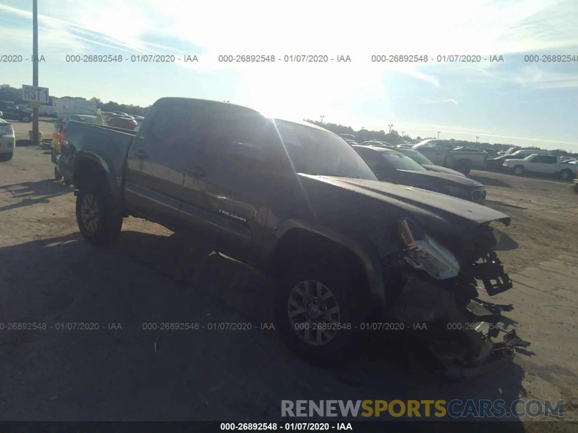 1 Photograph of a damaged car 3TMAZ5CNXKM081572 TOYOTA TACOMA 2019