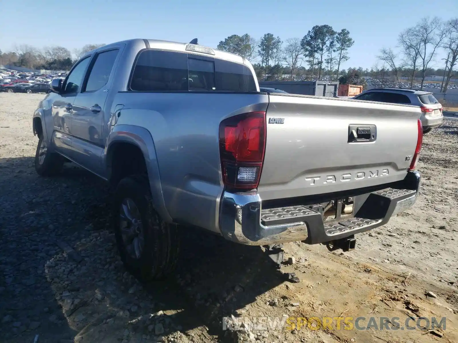 3 Photograph of a damaged car 3TMAZ5CNXKM084326 TOYOTA TACOMA 2019