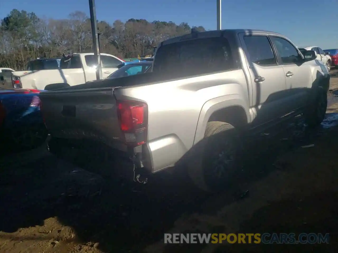 4 Photograph of a damaged car 3TMAZ5CNXKM085038 TOYOTA TACOMA 2019