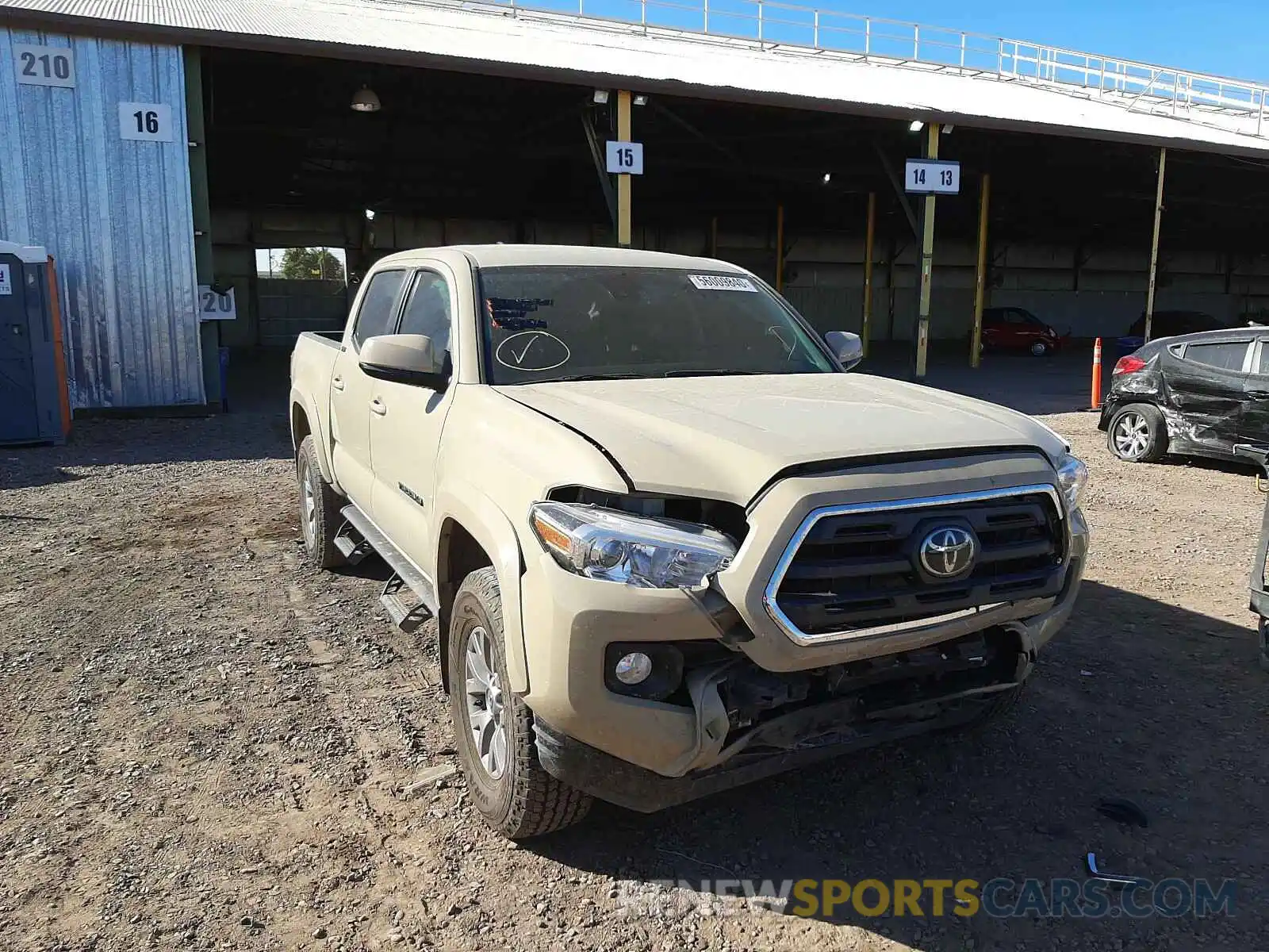 1 Photograph of a damaged car 3TMAZ5CNXKM087324 TOYOTA TACOMA 2019