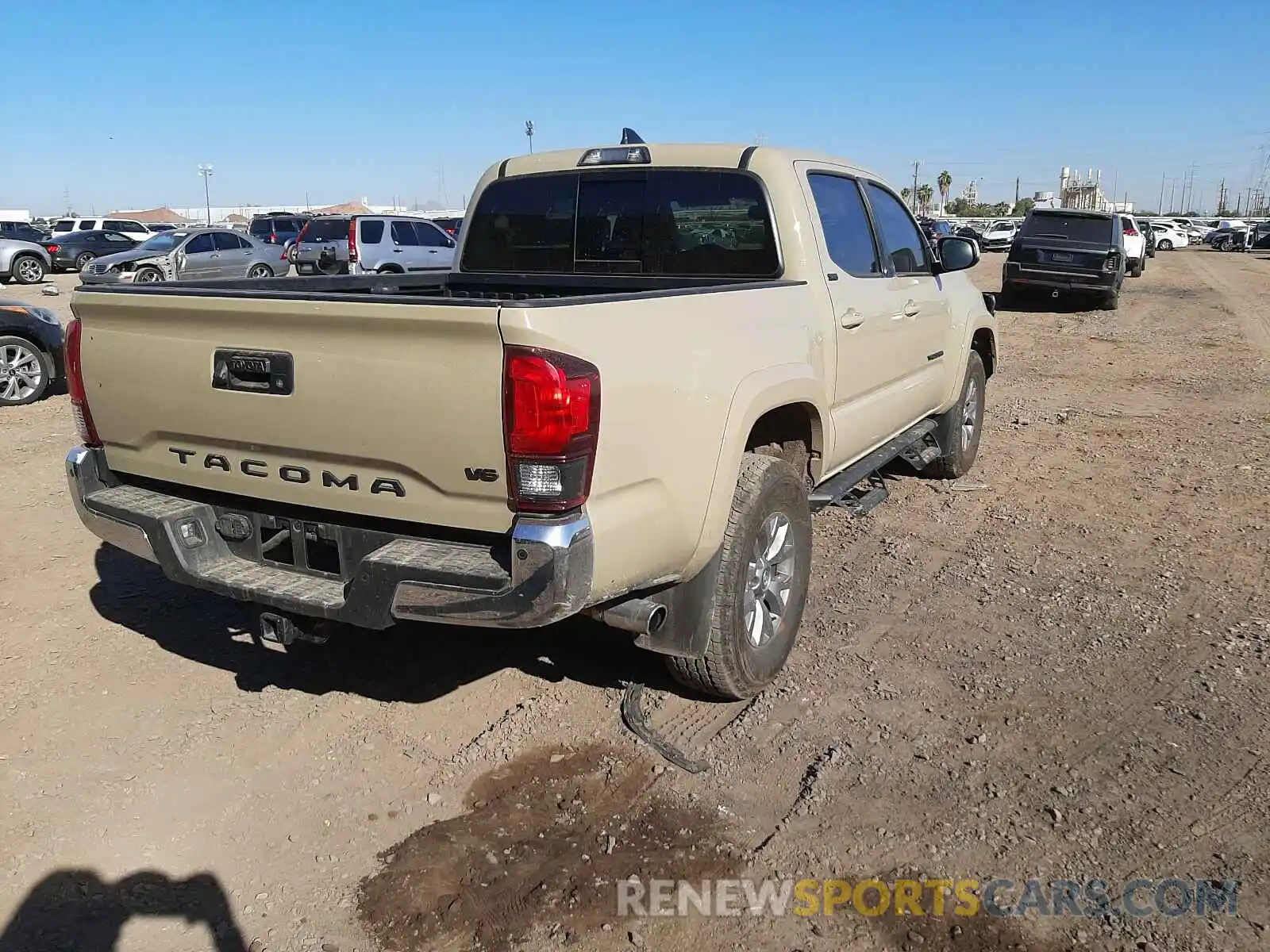 4 Photograph of a damaged car 3TMAZ5CNXKM087324 TOYOTA TACOMA 2019