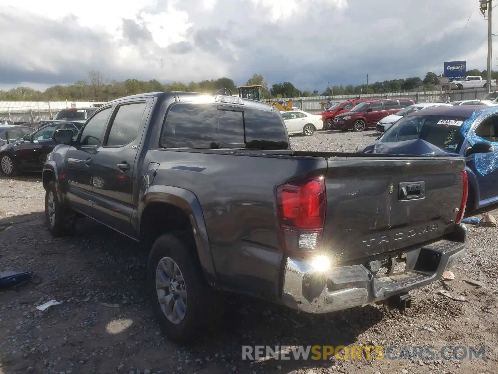 3 Photograph of a damaged car 3TMAZ5CNXKM088084 TOYOTA TACOMA 2019