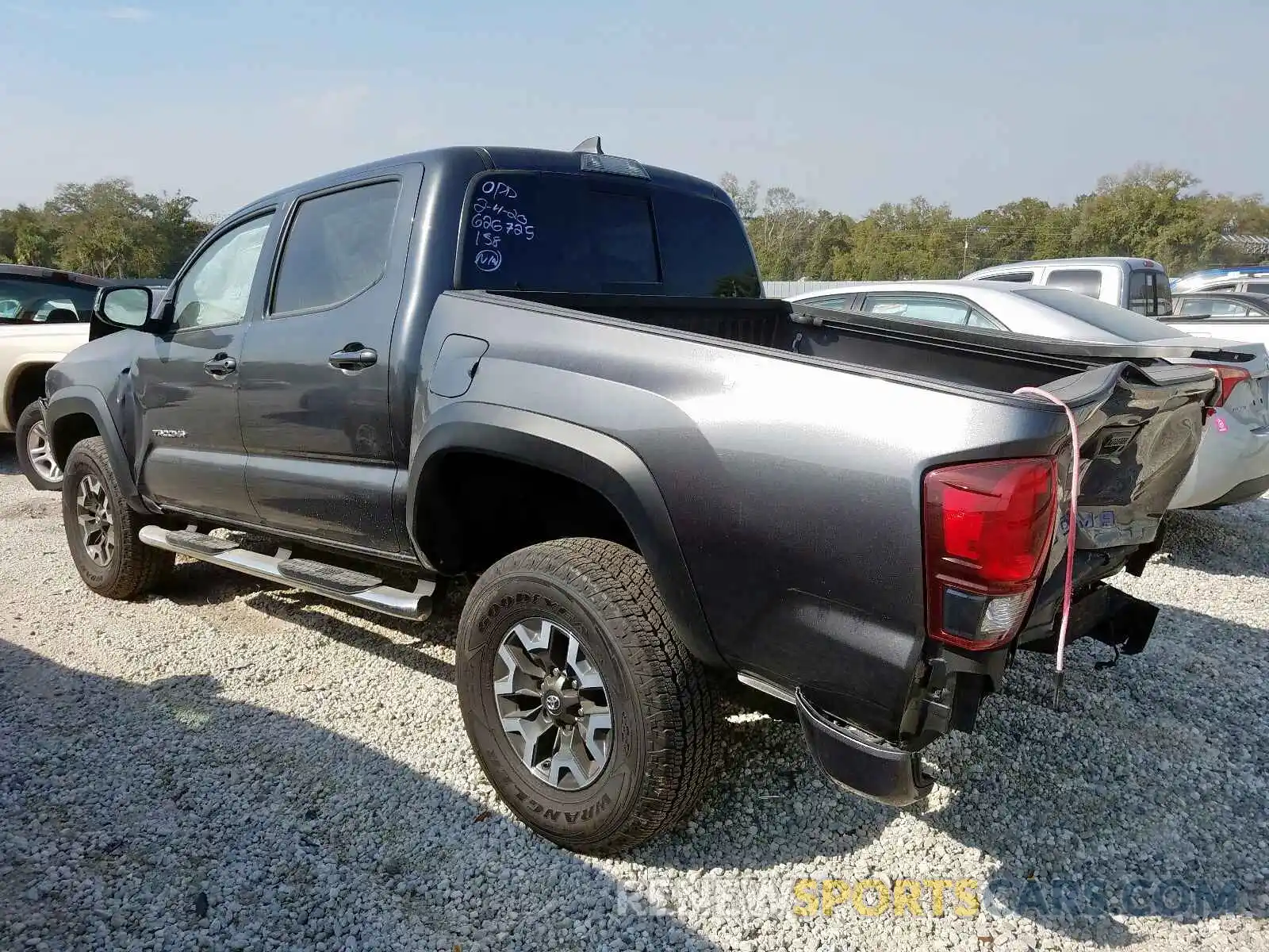 3 Photograph of a damaged car 3TMAZ5CNXKM088425 TOYOTA TACOMA 2019