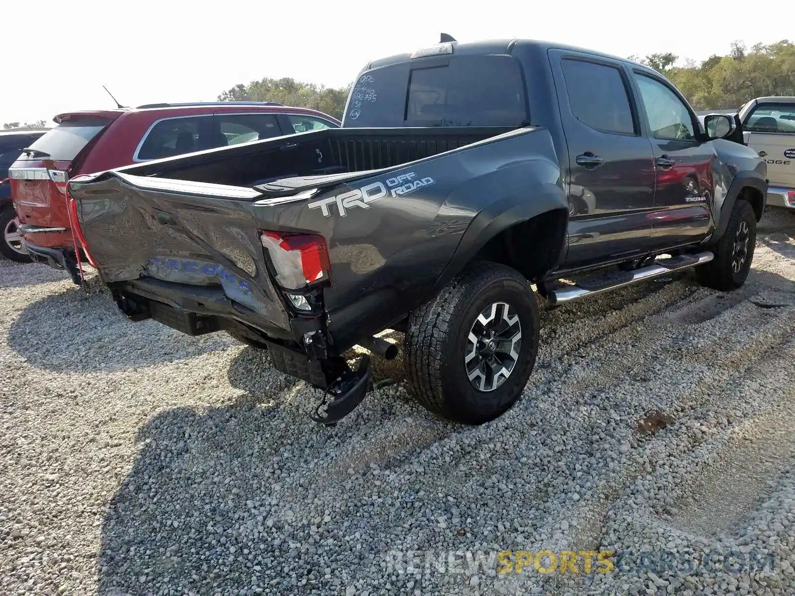 4 Photograph of a damaged car 3TMAZ5CNXKM088425 TOYOTA TACOMA 2019