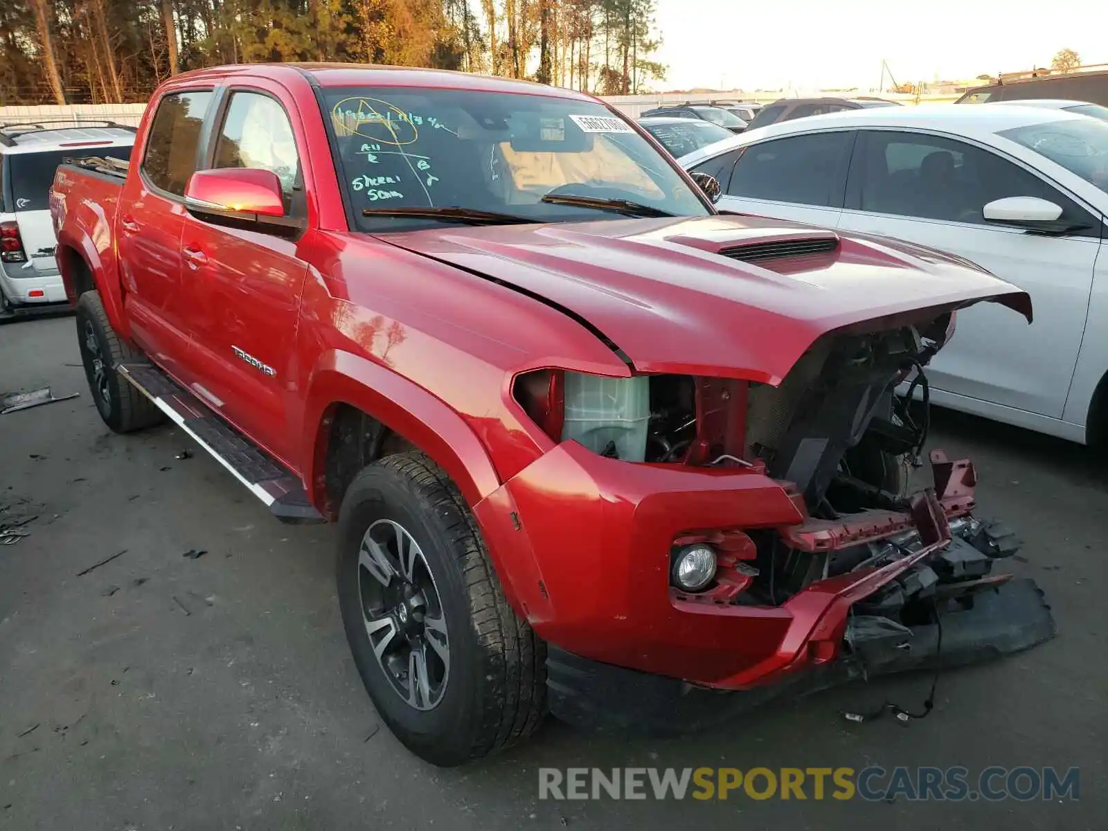 1 Photograph of a damaged car 3TMAZ5CNXKM090076 TOYOTA TACOMA 2019