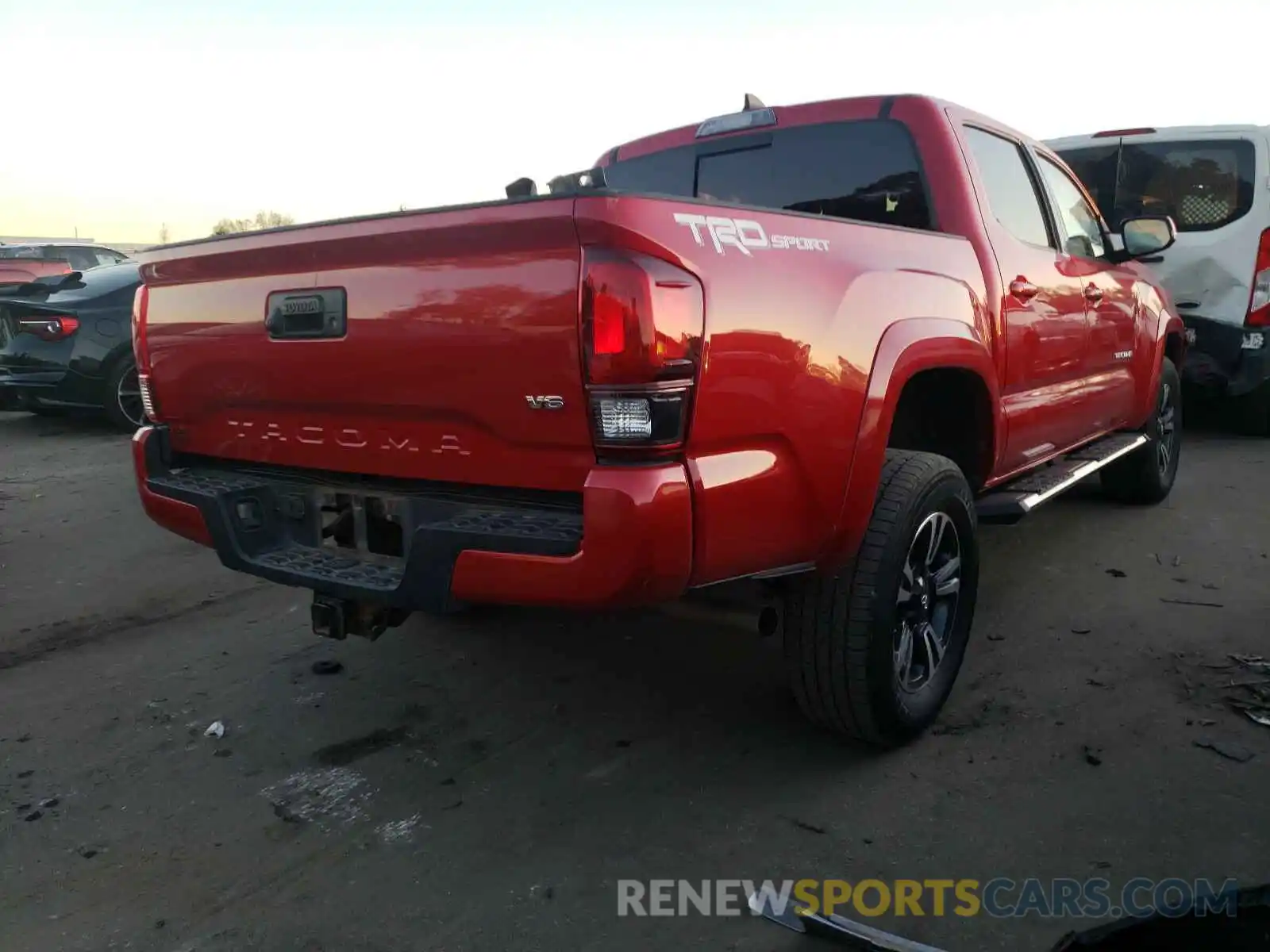 4 Photograph of a damaged car 3TMAZ5CNXKM090076 TOYOTA TACOMA 2019