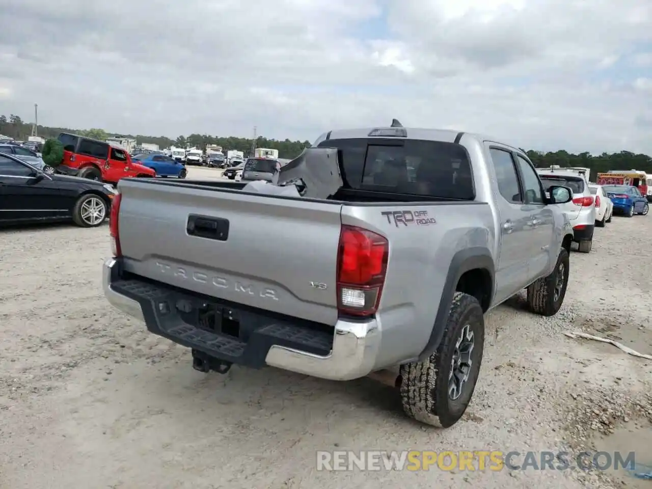 4 Photograph of a damaged car 3TMAZ5CNXKM092880 TOYOTA TACOMA 2019