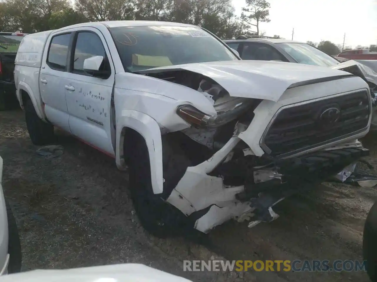 1 Photograph of a damaged car 3TMAZ5CNXKM093172 TOYOTA TACOMA 2019