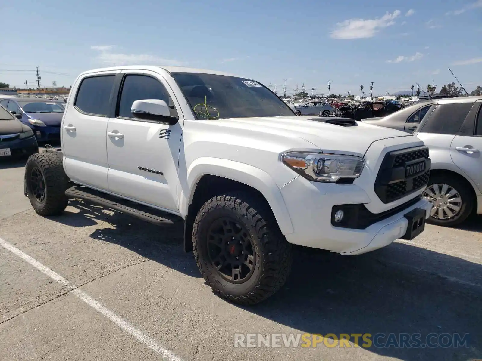 1 Photograph of a damaged car 3TMAZ5CNXKM094497 TOYOTA TACOMA 2019