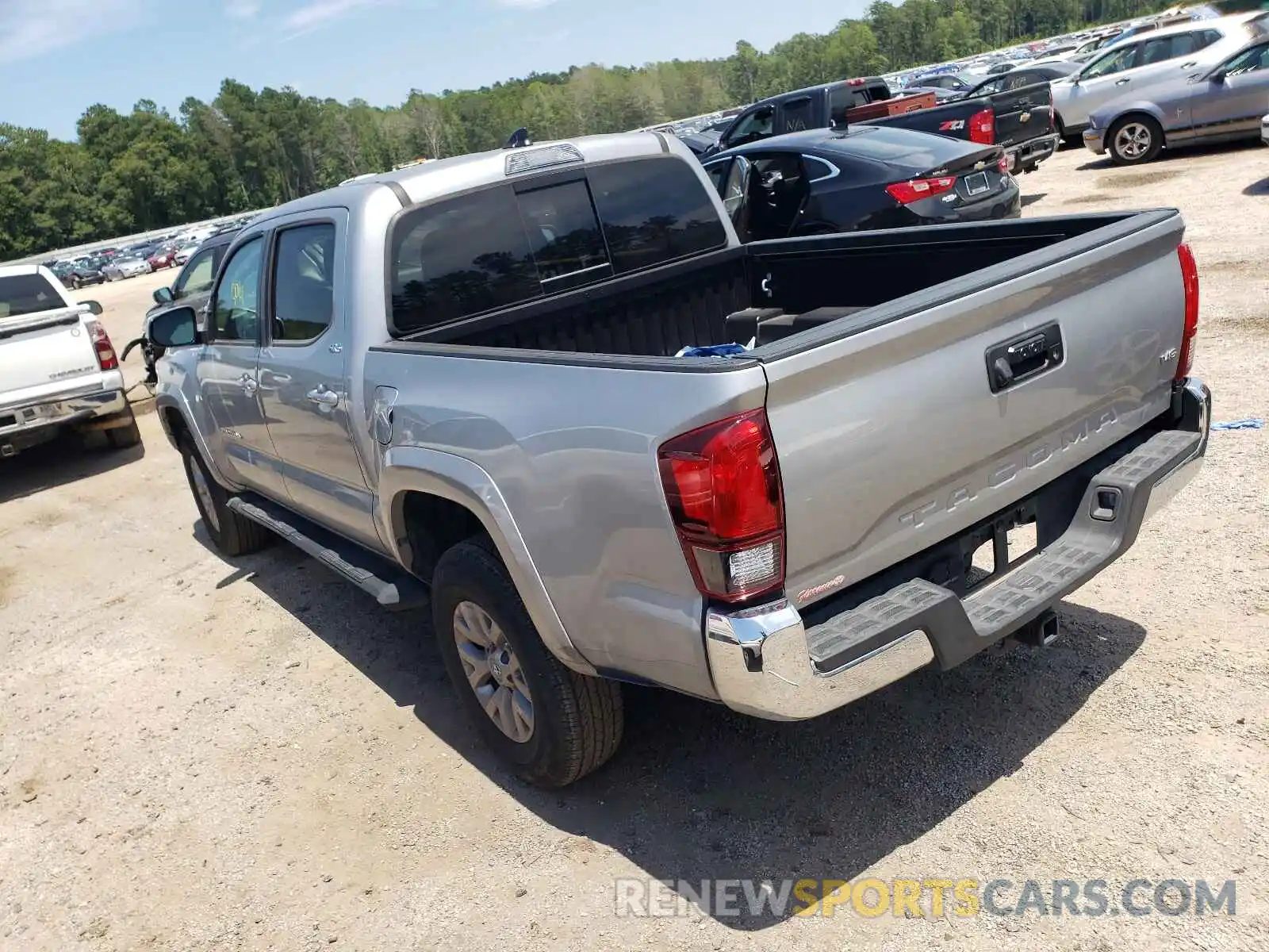 3 Photograph of a damaged car 3TMAZ5CNXKM100721 TOYOTA TACOMA 2019