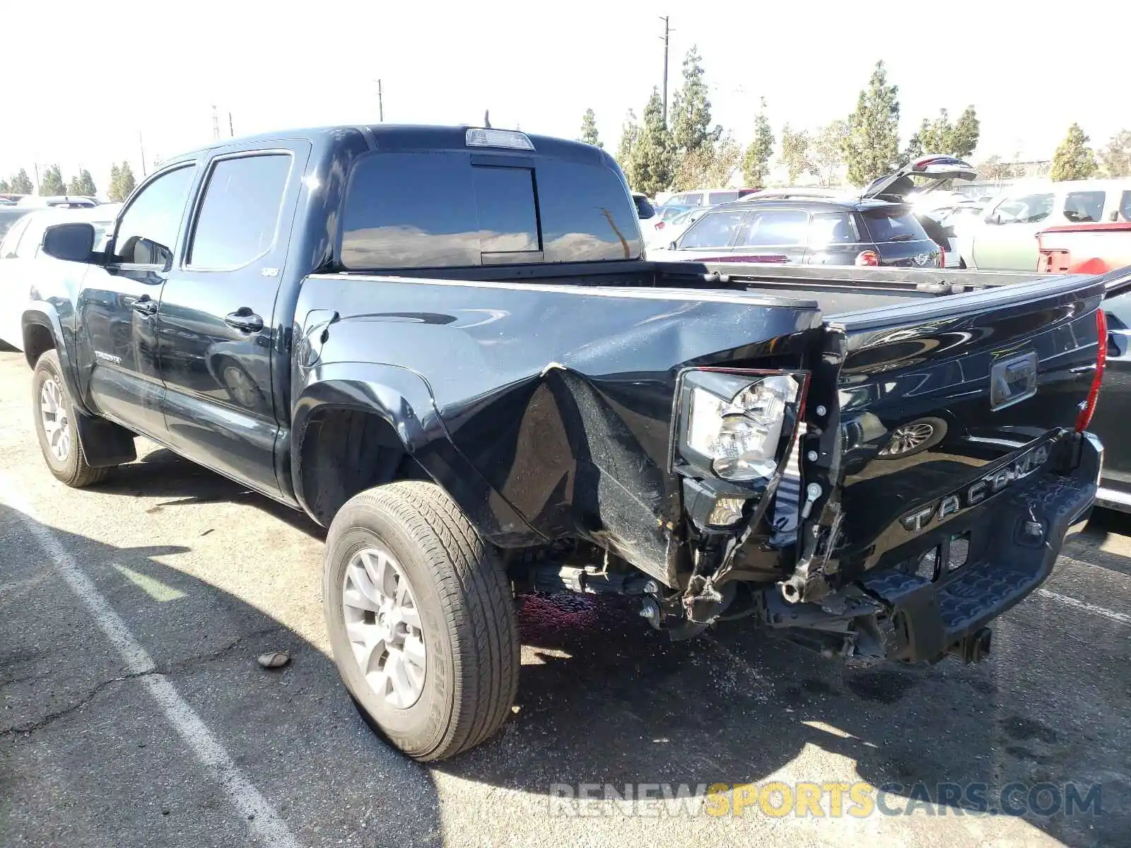 3 Photograph of a damaged car 3TMAZ5CNXKM101867 TOYOTA TACOMA 2019